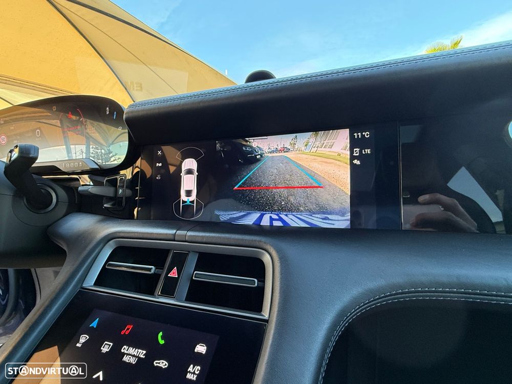 Porsche Taycan 4S - 36