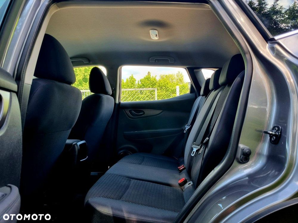 Nissan Qashqai 1.2 DIG-T Visia Xtronic - 10