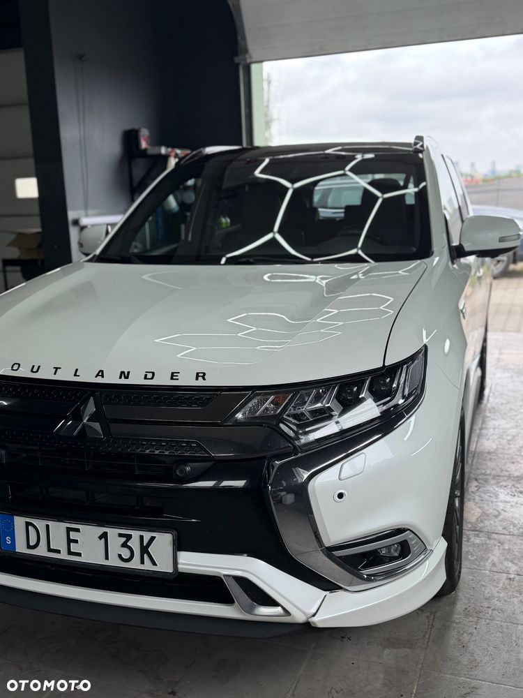 Mitsubishi Outlander 2.4 4WD Top - 2
