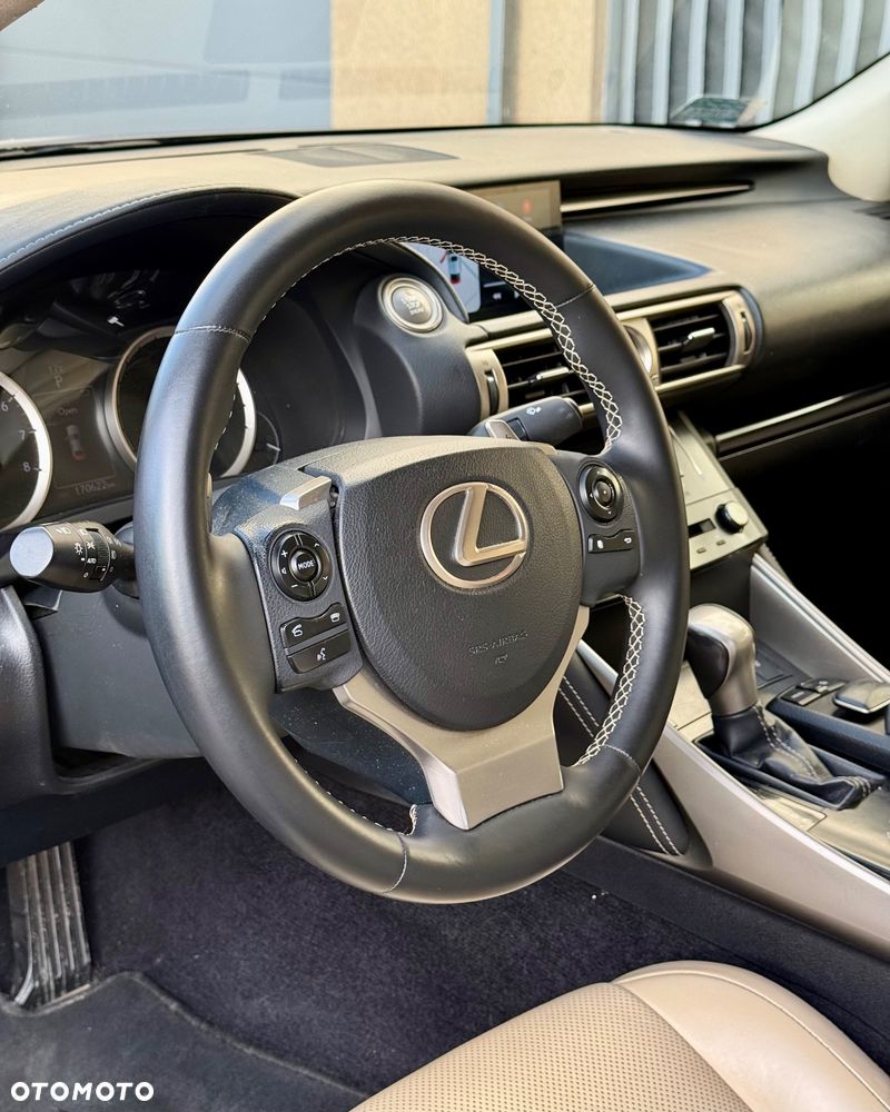 Lexus IS 250 Elegance - 16