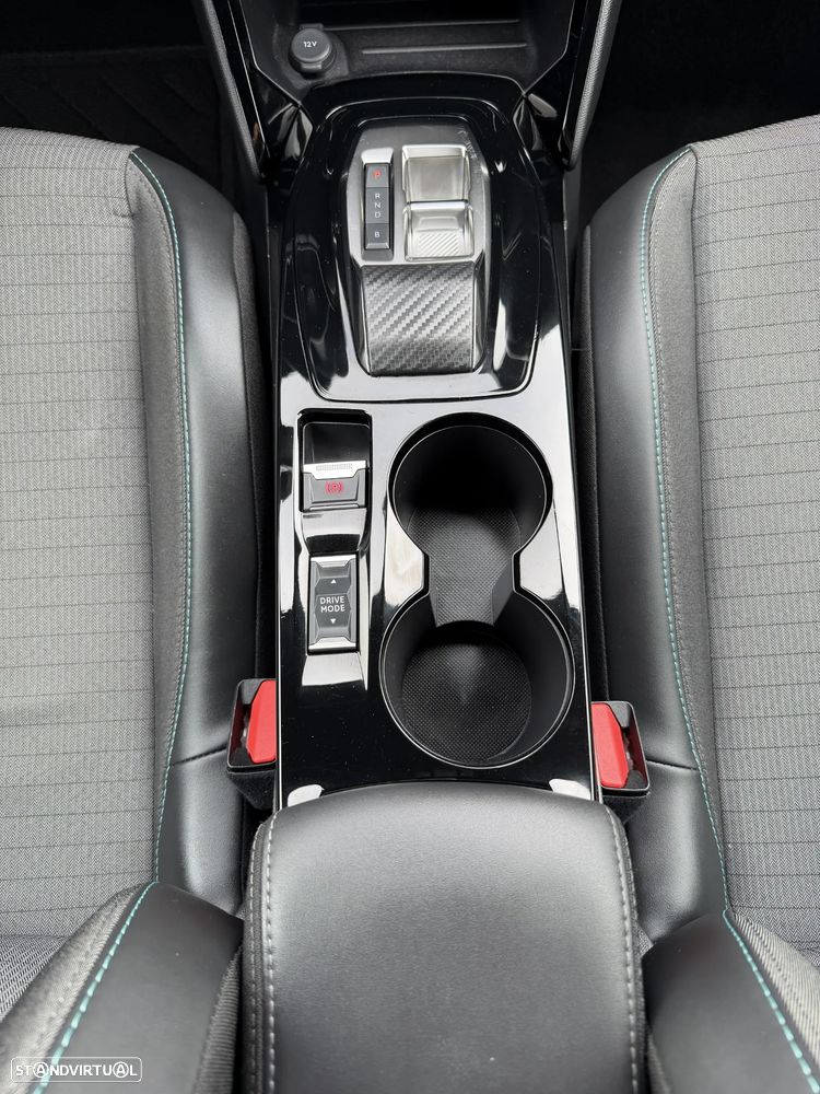 Peugeot e-2008 Allure - 20