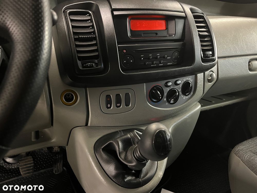 Renault Trafic - 13