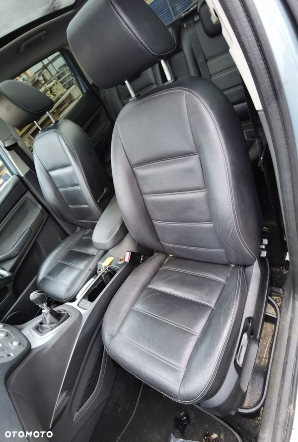 Ford Kuga MK1 08-12r fotele  kanapa tylna skóra