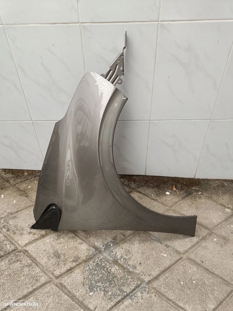 Guarda lamas direito Peugeot 208 2013 - 1