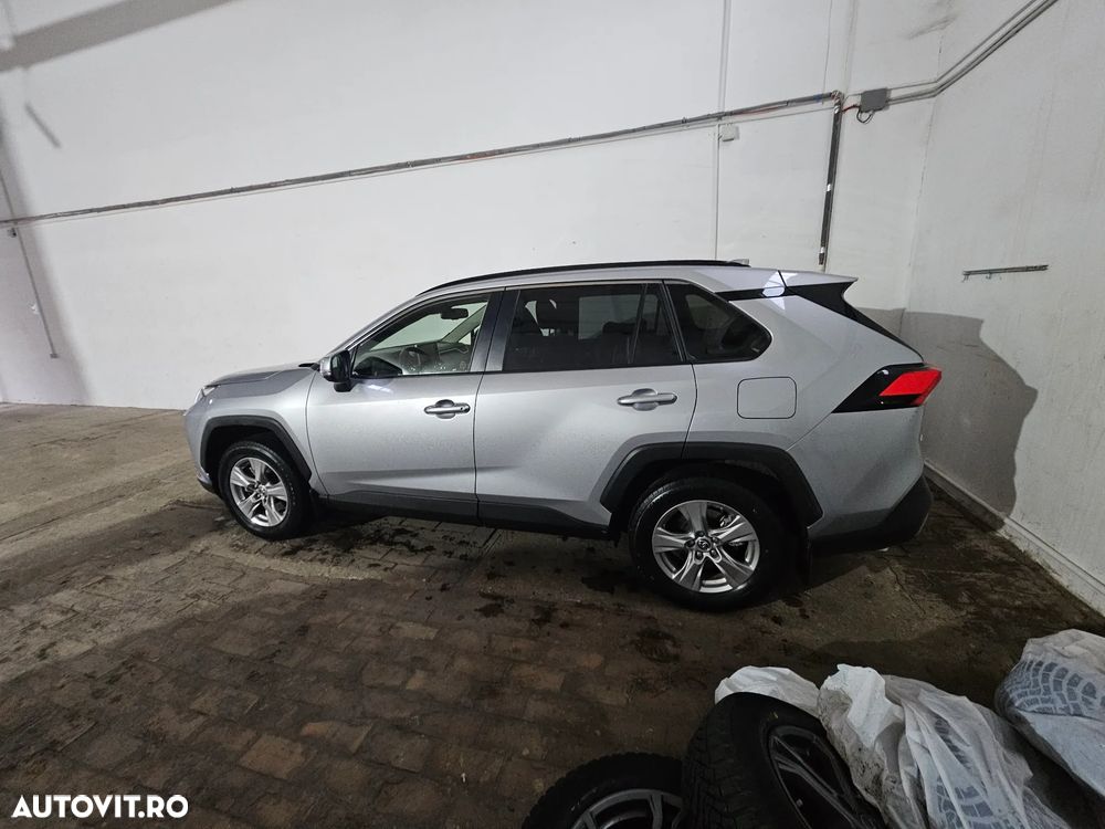 Toyota RAV4 - 10