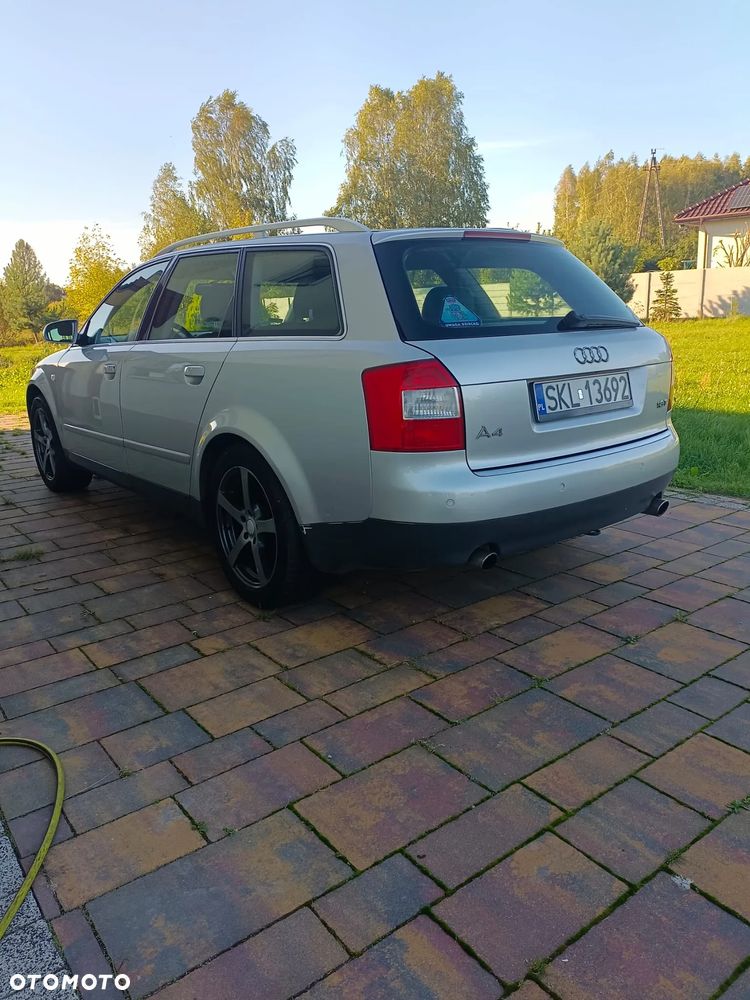 Audi A4 Avant - 4