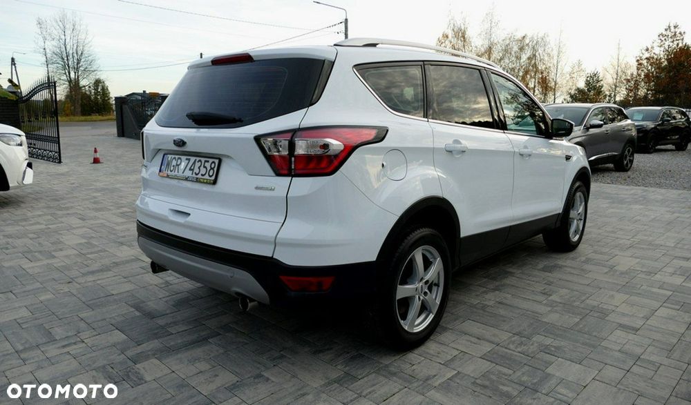 Ford Kuga - 4