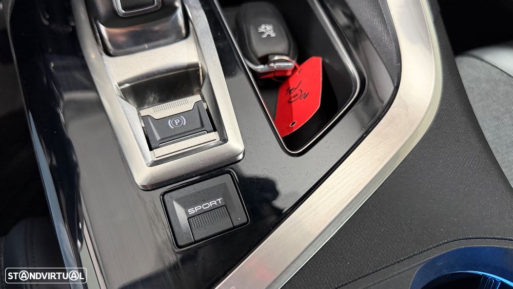 Peugeot 3008 PureTech 130 Stop & Start GPF EAT8 Allure - 35