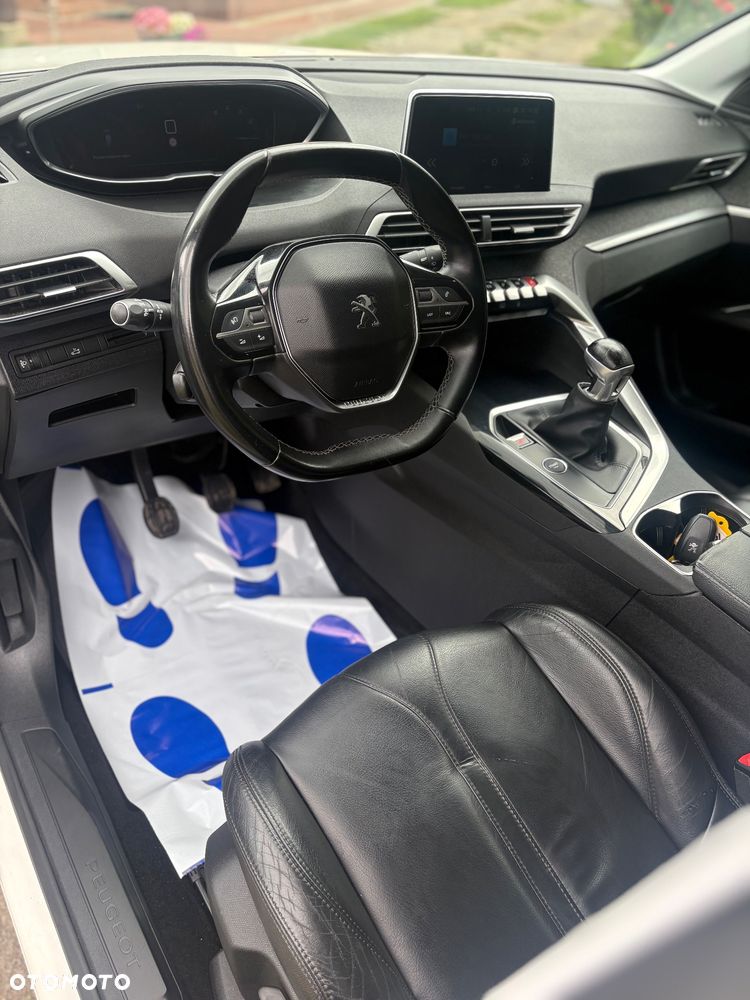 Peugeot 3008 PureTech 130 Stop & Start GPF Allure Business-Paket - 16