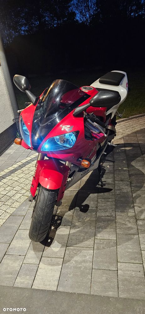 Yamaha R1 - 3