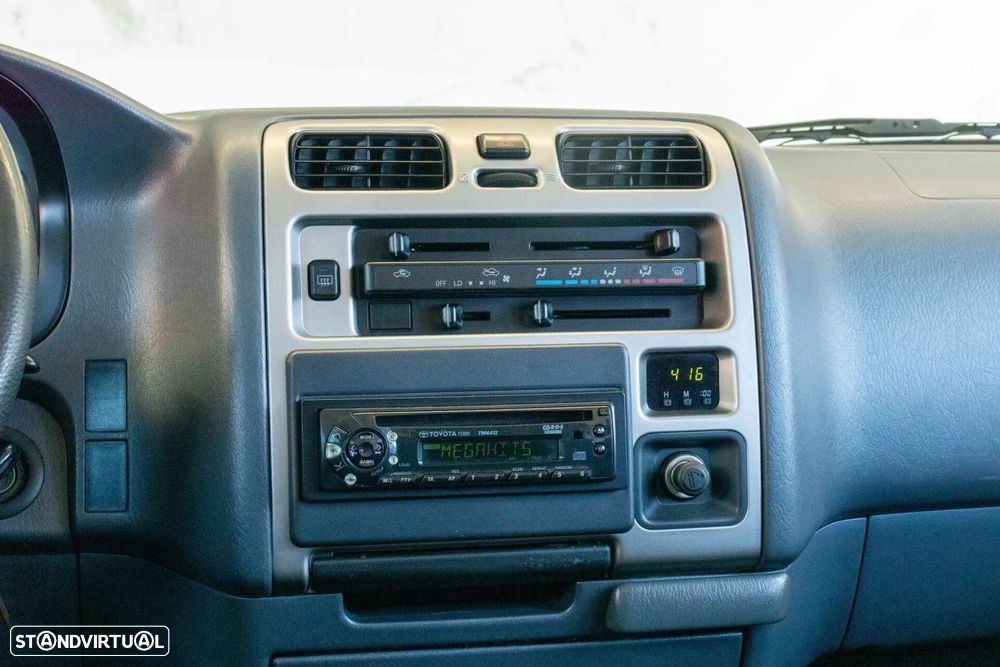 Toyota HiAce 2.5 D-4D Service 2.8T - 13