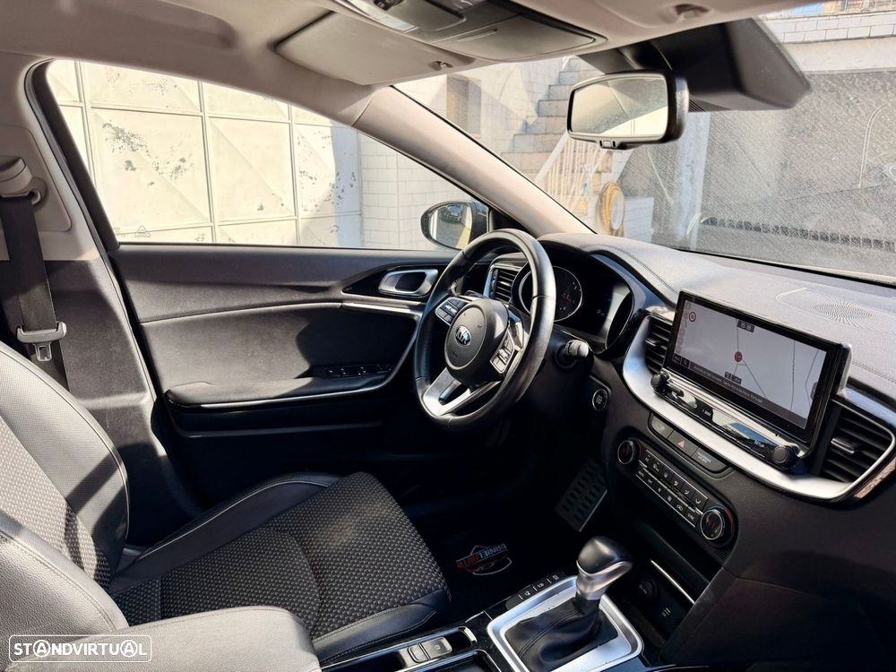 Kia XCeed - 31