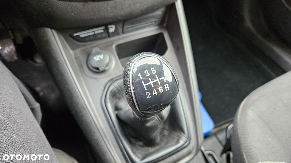 Ford Transit Courier - 36