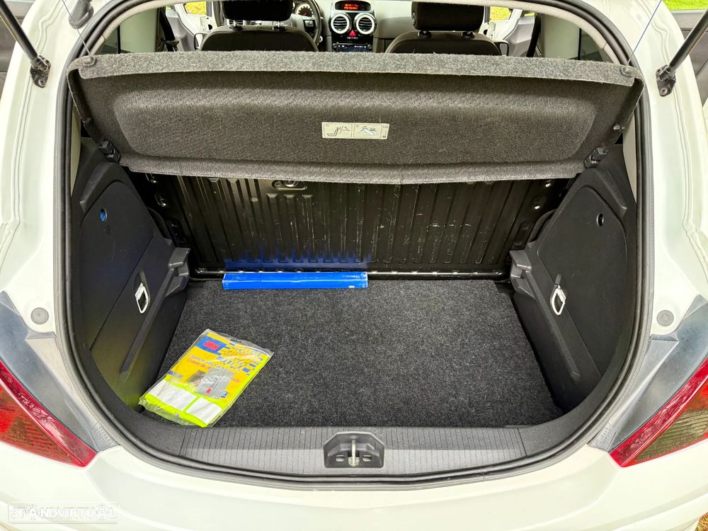 Opel Corsa 1.2 Black Edition - 24