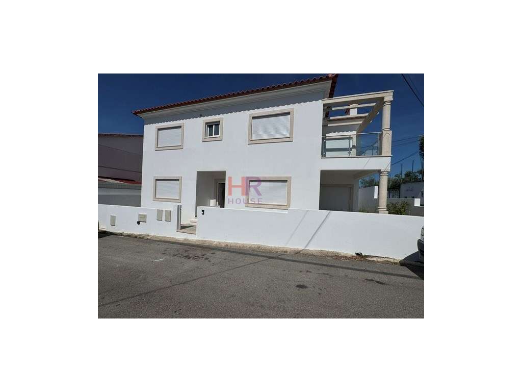 Moradia isolada T5 nova com garagem e alpendre em Coimbra. - Grande imagem: 2/51