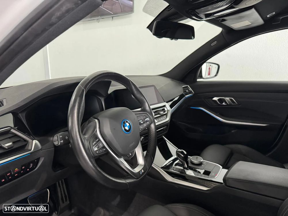 BMW 330 e Pack M Auto - 11