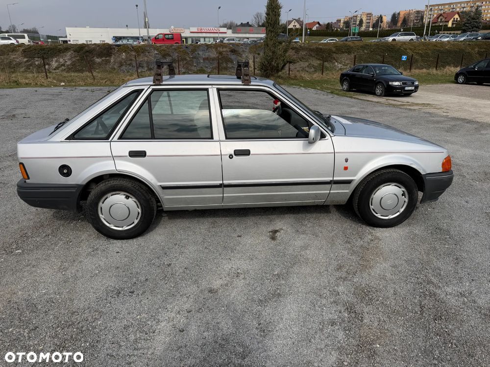 Ford Escort 1.3 CL - 4