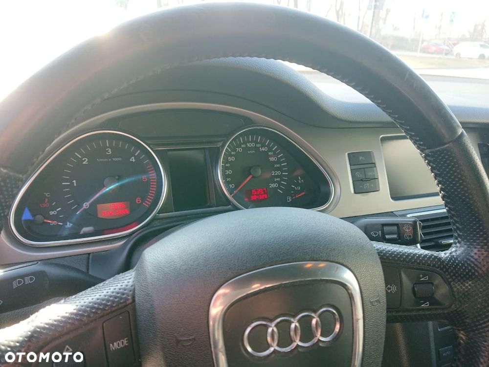 Audi Q7 - 8