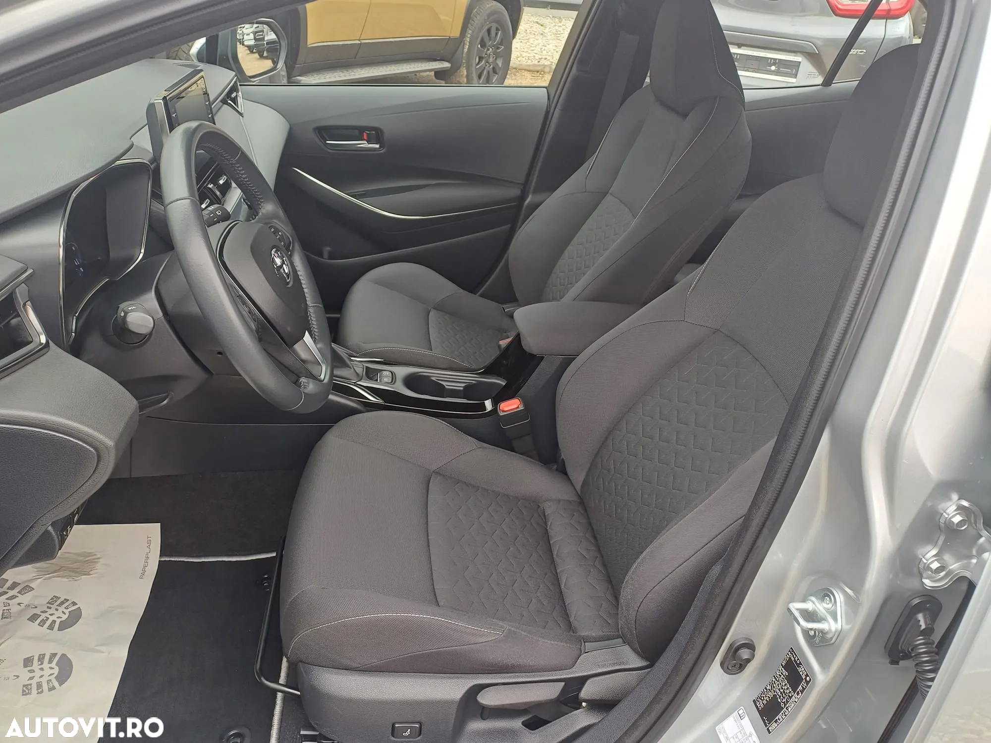 Toyota Corolla 1.8 HSD Dynamic - 8