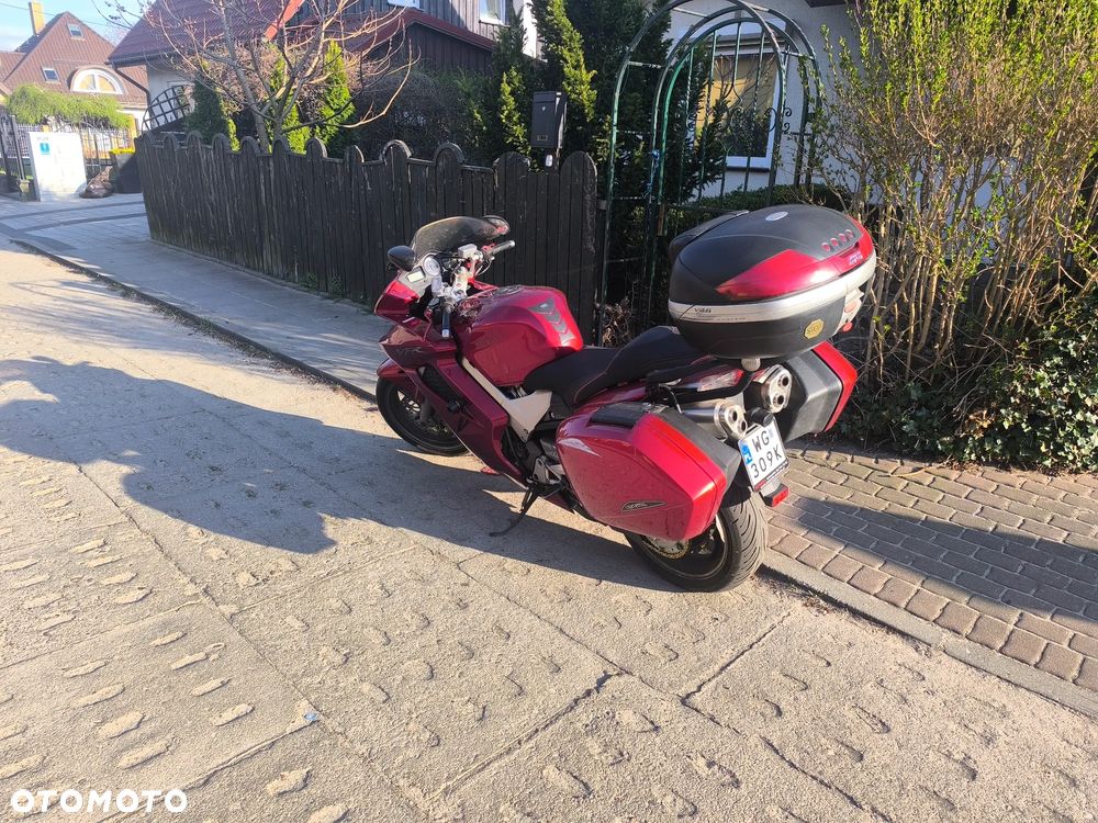 Honda VFR - 4