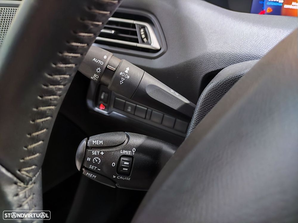 Peugeot 308 1.5 BlueHDi Style - 11