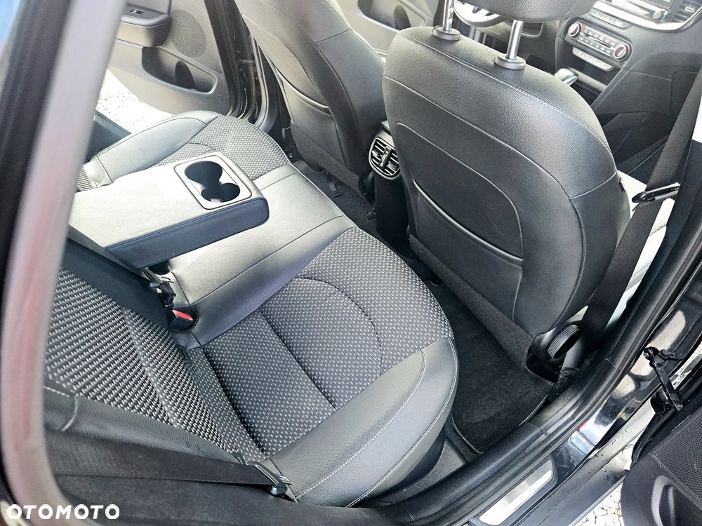Kia XCeed - 25