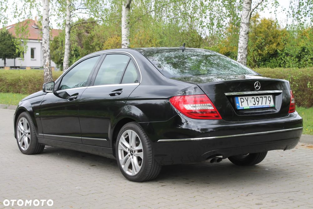 Mercedes-Benz Klasa C 180 CDI DPF (BlueEFFICIENCY) 7G-TRONIC Avantgarde - 26