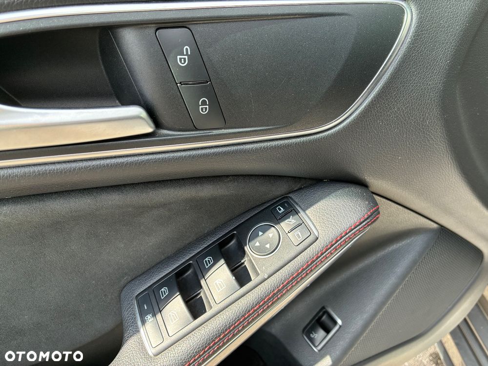 Mercedes-Benz CLA 250 4Matic 7G-DCT Sport - 14