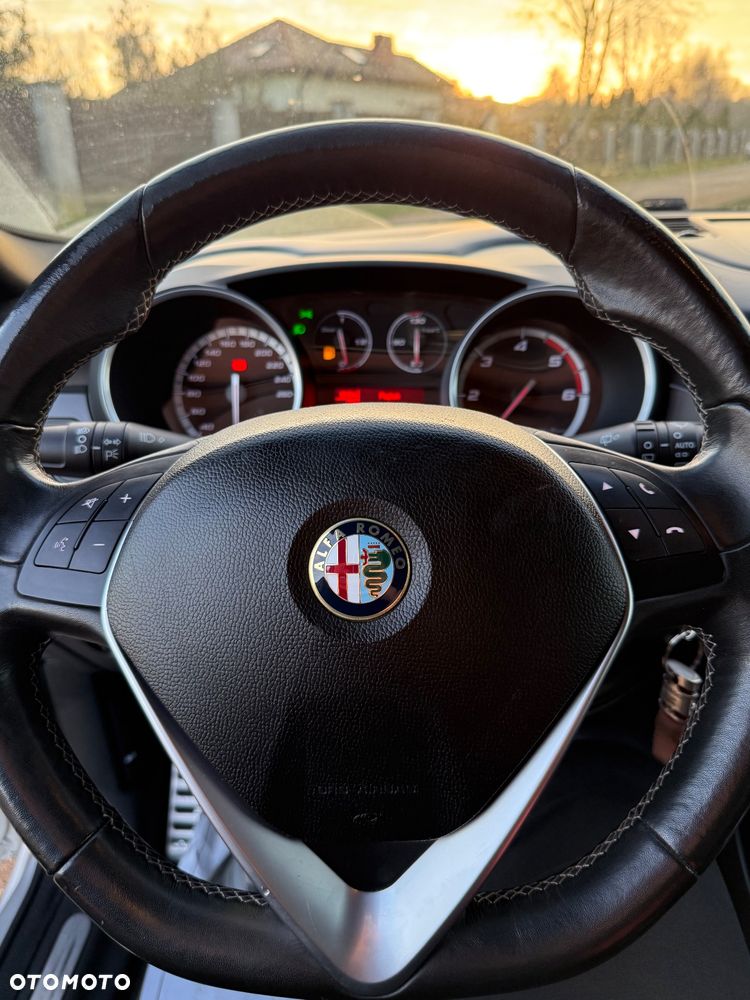 Alfa Romeo Giulietta 1.6 JTDM Veloce - 22