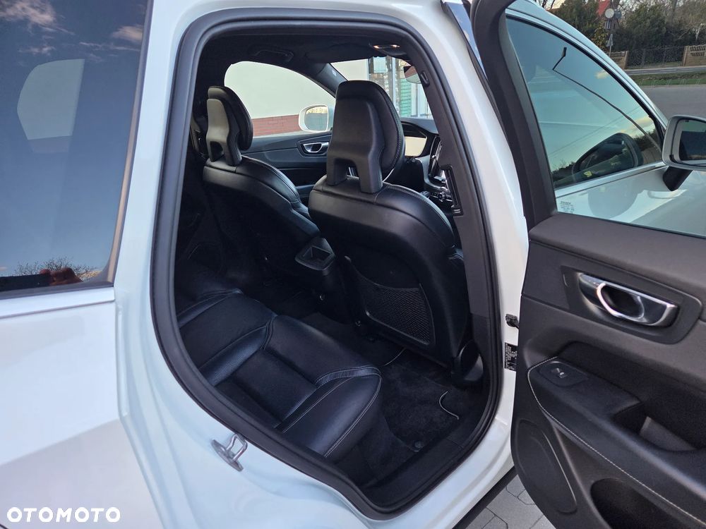 Volvo XC 60 D4 AWD R-Design - 13