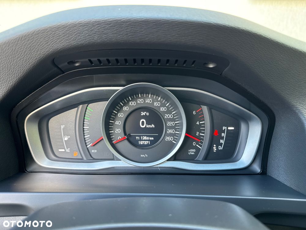 Volvo V60 D3 Geartronic Momentum Pro - 25