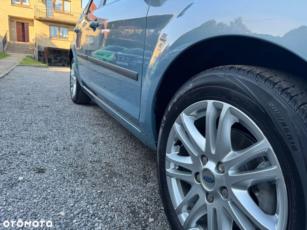 Ford Focus 1.8 Ghia - 23