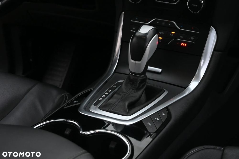 Ford S-Max 2.0 TDCi 4WD Titanium PowerShift - 29