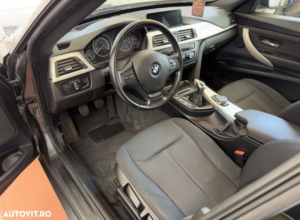 BMW Seria 3 320d xDrive Luxury Line - 12