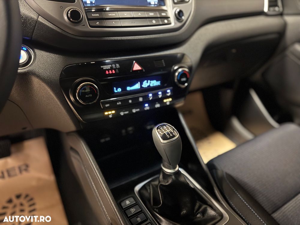 Hyundai Tucson blue 1.7 CRDi 2WD Style - 22