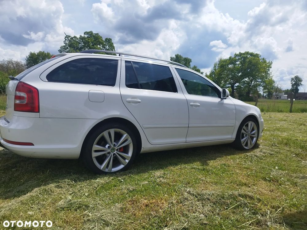 Skoda Octavia 2.0 TDI CR DPF RS - 7