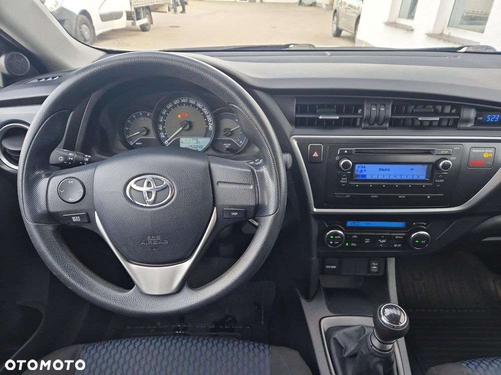 Toyota Auris 1.4 D-4D Terra - 13