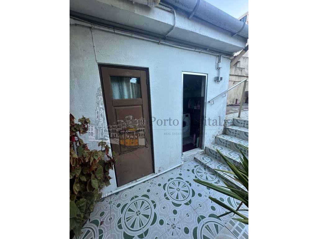 Conjunto de Casas Antigas para Reabilitar Investimento em Custóias,... - Grande imagem: 3/20