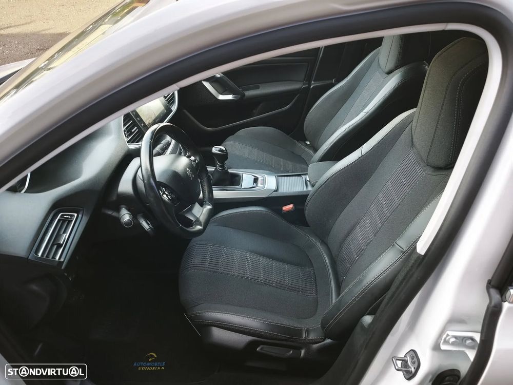 Peugeot 308 PureTech 130 Allure Pack - 11