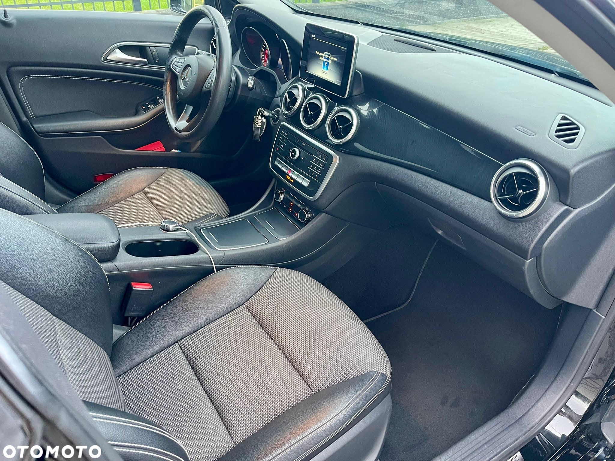 Mercedes-Benz CLA - 10