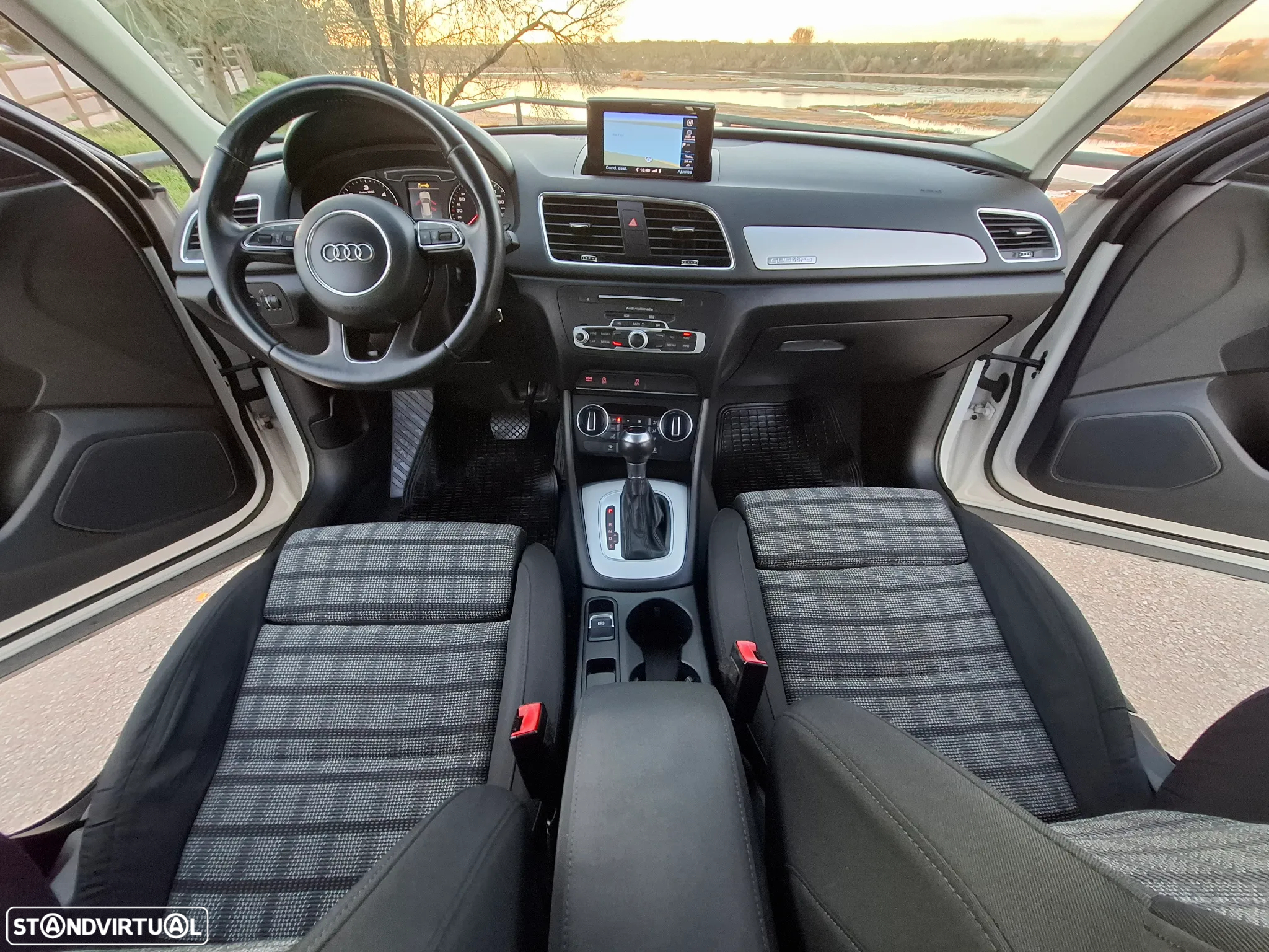 Audi Q3 2.0 TDI quattro Design S tronic - 21