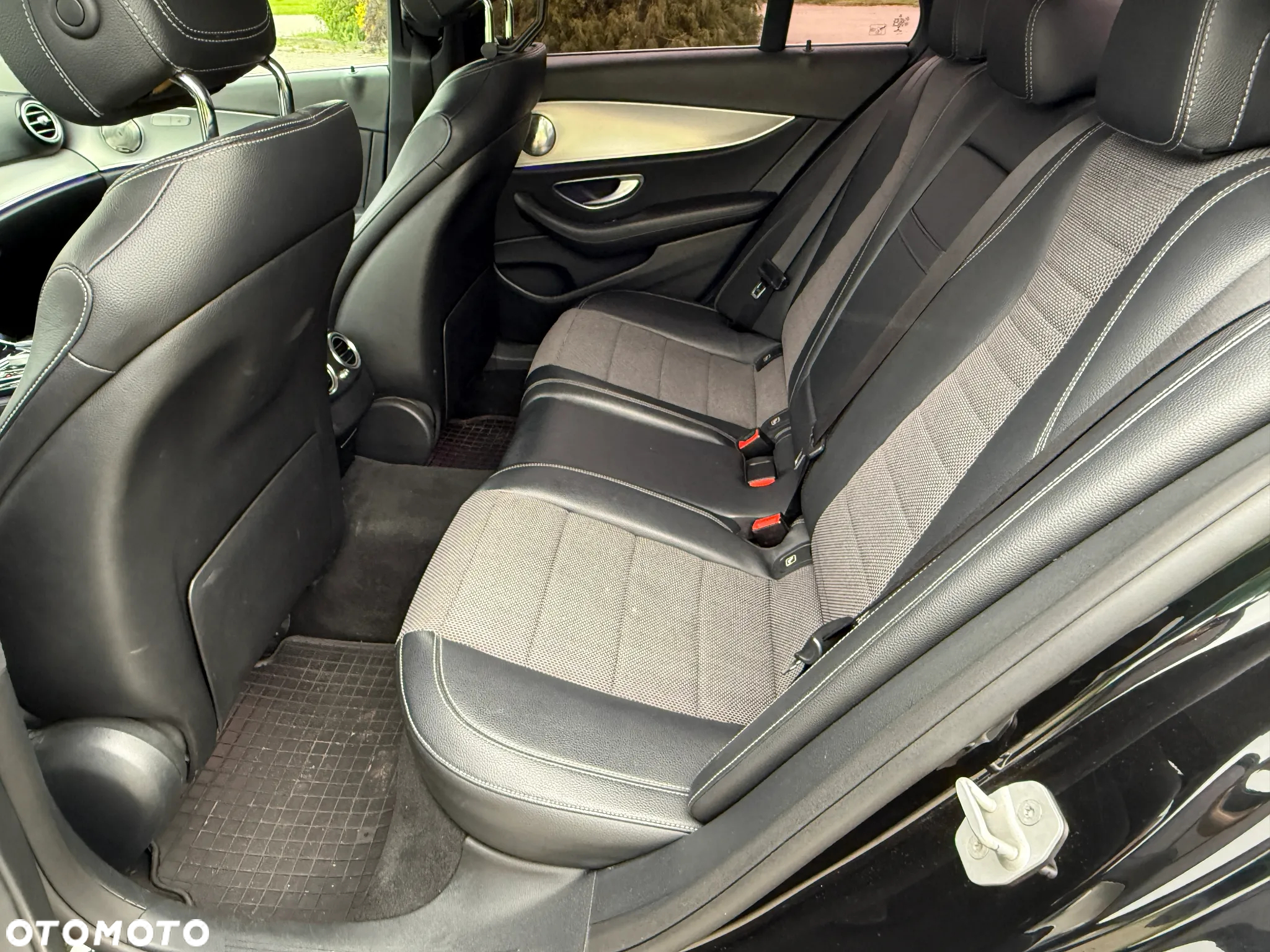 Mercedes-Benz Klasa E 220 d Business Edition 9G-TRONIC - 23