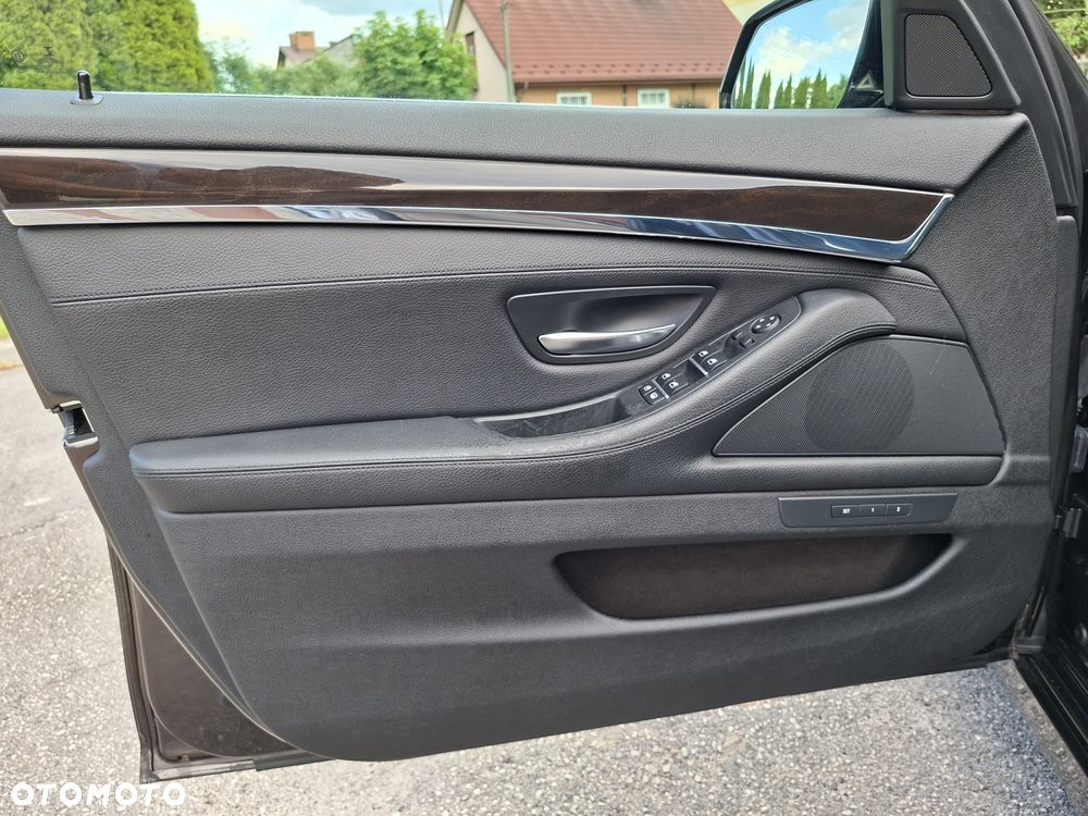 BMW Seria 5 520d xDrive Luxury Line - 23