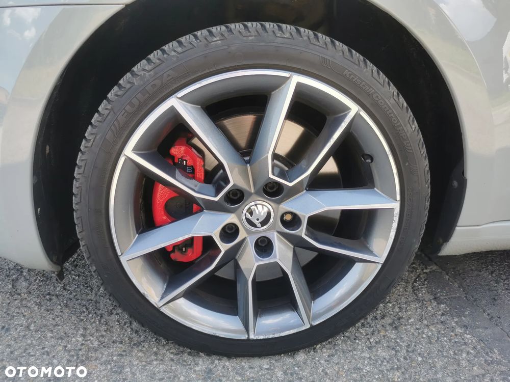Skoda Octavia 2.0 TDI DSG RS - 31