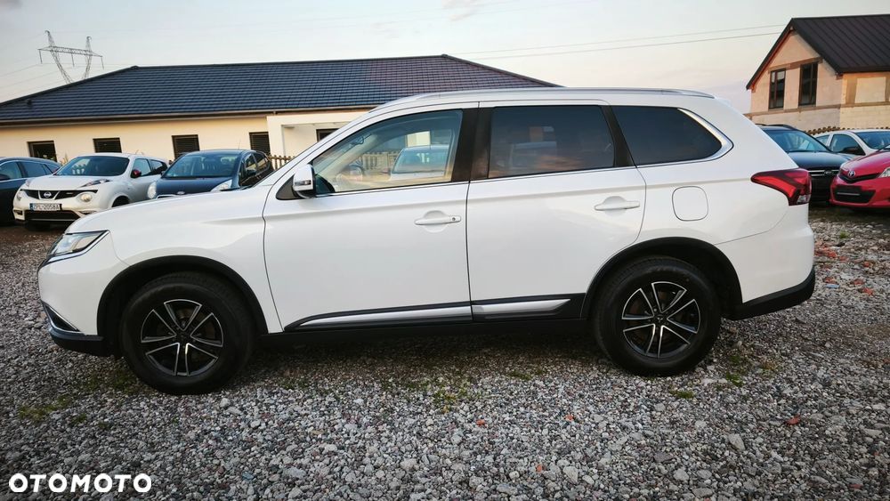 Mitsubishi Outlander - 12