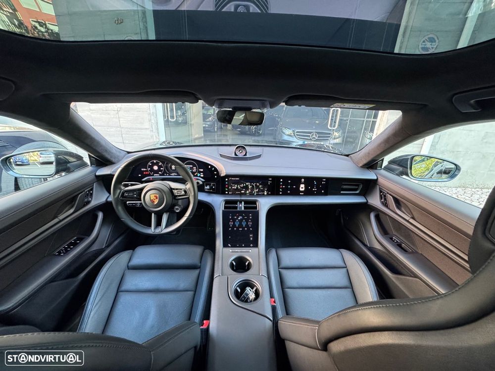 Porsche Taycan Turbo - 15