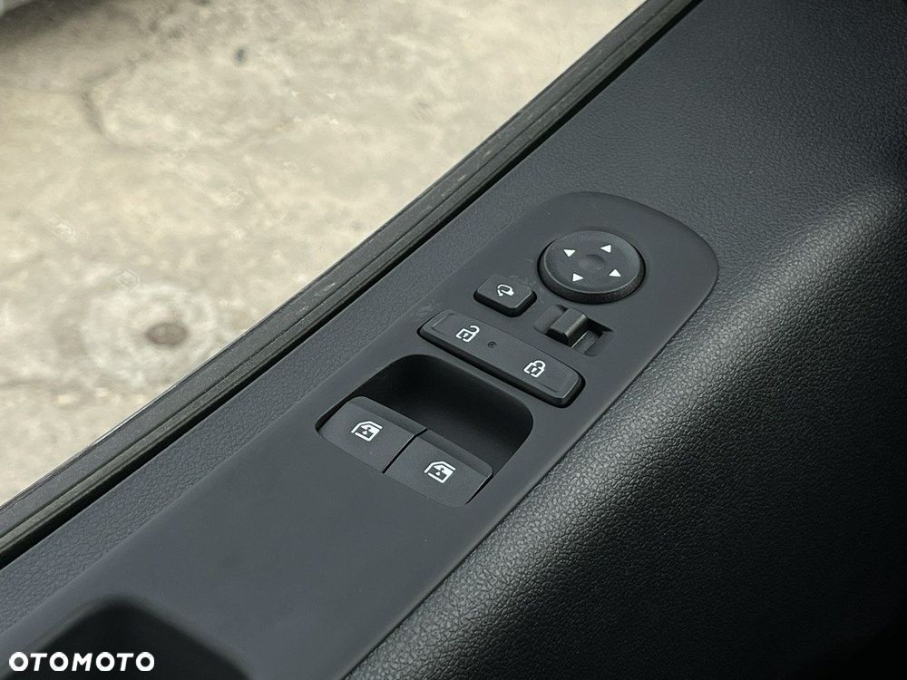 Hyundai Staria - 12
