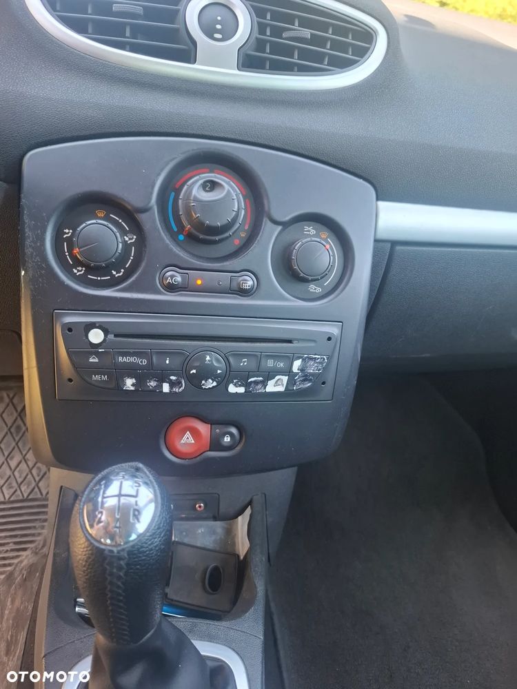 Renault Clio - 9