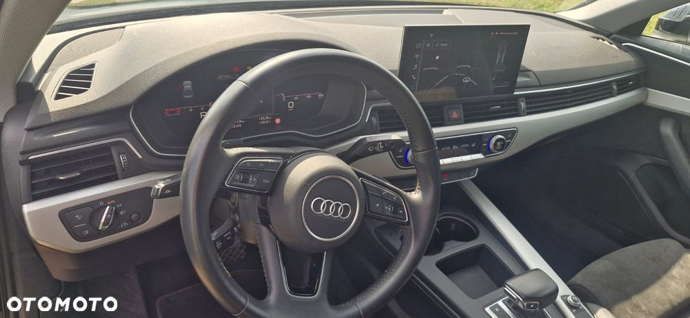 Audi A4 Limousine - 8
