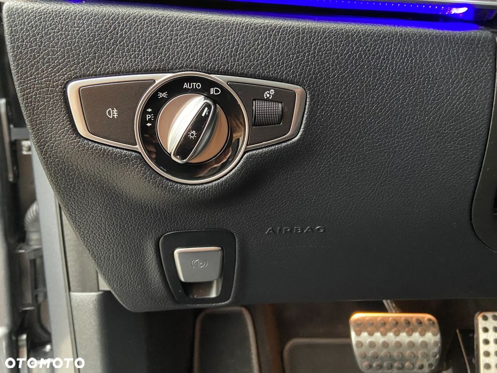 Mercedes-Benz Klasa E 220 d 4-Matic All-Terrain - 28